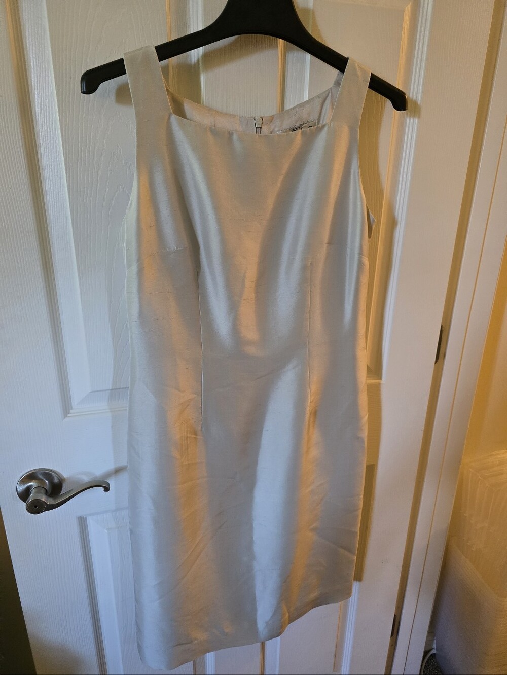 Classic Sleeveless Shift Dress in Light Silver (100% Silk)